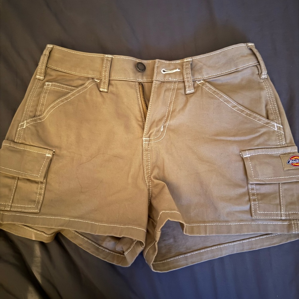 Dickies Tan Cargo Shorts with Sturdy Construction